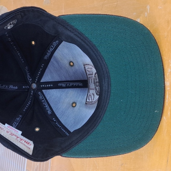 Brooklyn Nets Mitchell & Ness stitched suede brim black & brown leather tab hat - Picture 6 of 8